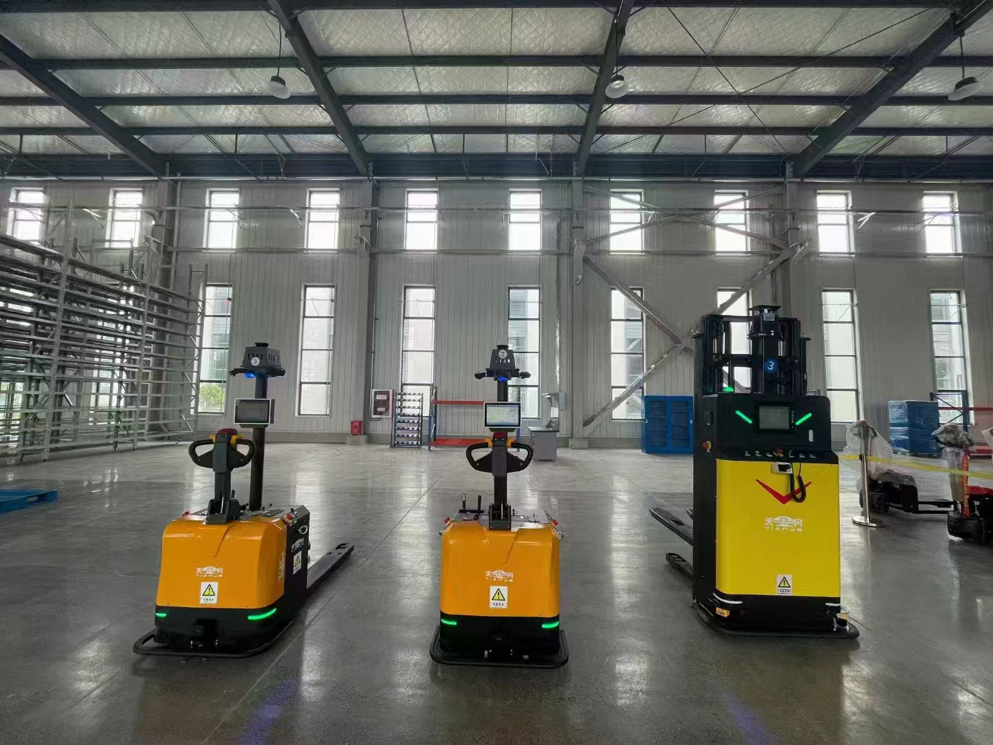Read more about the article The factory introduced unmanned AGV handling robots